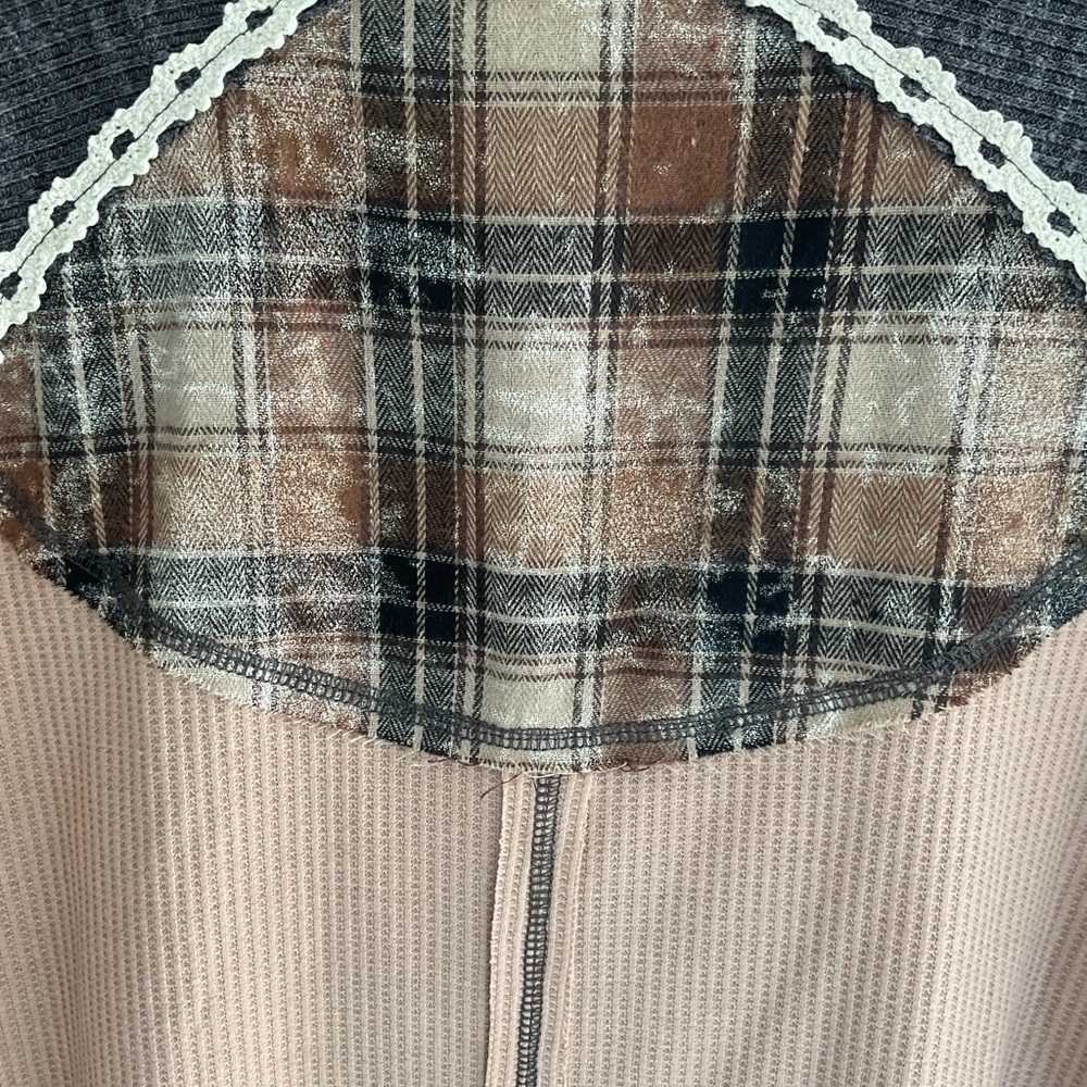 Pol Patchwork '06’ Raglan Pullover - Tan/Blush & … - image 8